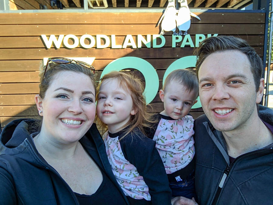 Family Day: Woodland Park Zoo, family photo at the zoo entrance
