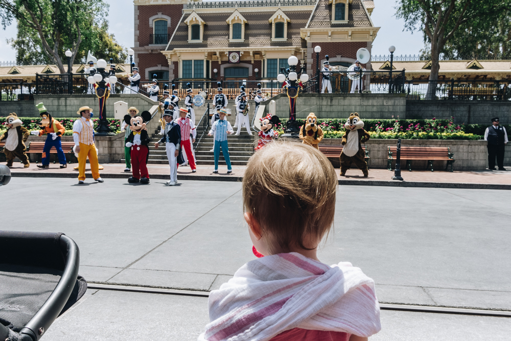 Where To See And Meet Characters In Disneyland